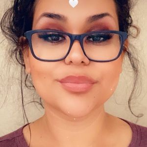 Meet your Posher, Leticia